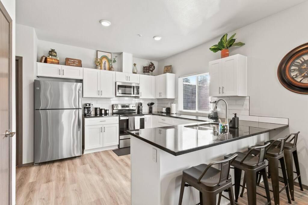スポーケンBrand New 2 Bed 2 Bath Near Perry District And Dtアパートメント エクステリア 写真